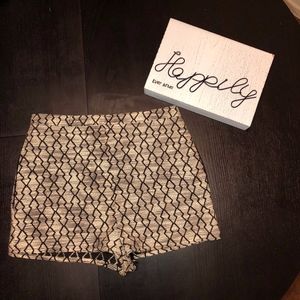 PATTERNED HIGH WAIST SHORTS
